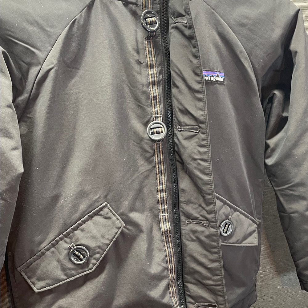 Patagonia Kids Charcoal Hooded insulated Raincoat - Picture 7 of 10